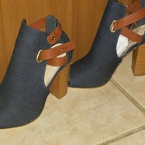 Shoedazzle "Rika" Bootie